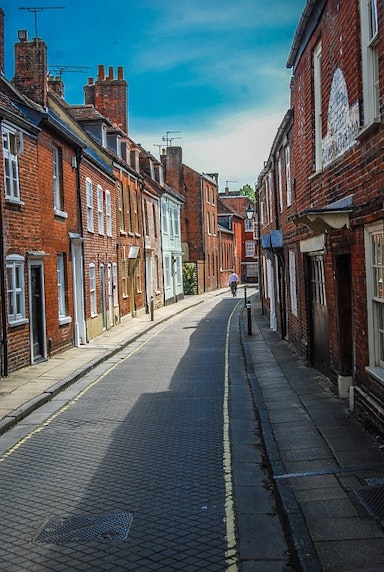 Which adjective would be the most specific to describe this street?